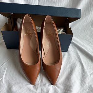 ALLY Women's Brown Leather Pumps